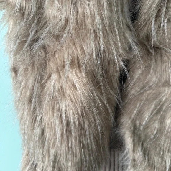 Sebby Collection Women Size L Faux Fur Vest/Beige/Natural Color - Picture 4 of 9